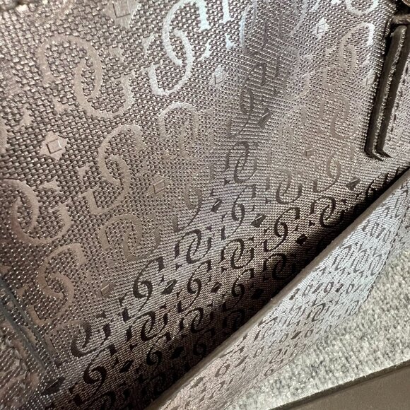 Guess Like New Shimmering Silver Quilted Purse - Picture 9 of 16